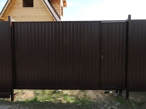 Ворота из профнастила откатные - пример 11 фото в Дедовске