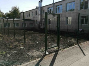 3D заборы для школы 15 метров фото в Дедовске