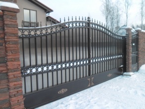 Кованые откатные ворота - пример 4 фото стоимость под ключ